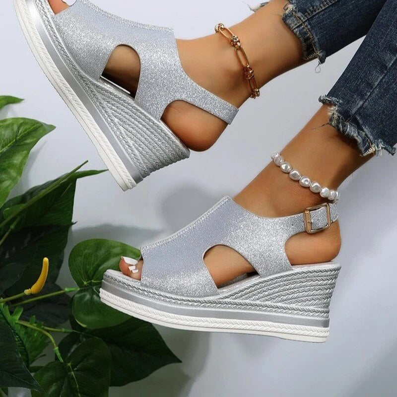 Maeve | Entspannte Keilsandalen