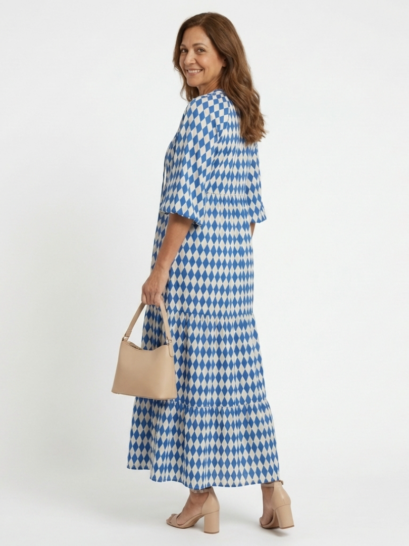 Elodie | Kleid mit Diamantmuster und Stufenrock