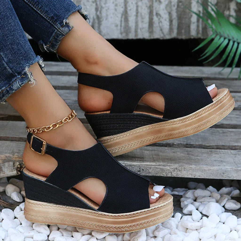 Maeve | Entspannte Keilsandalen