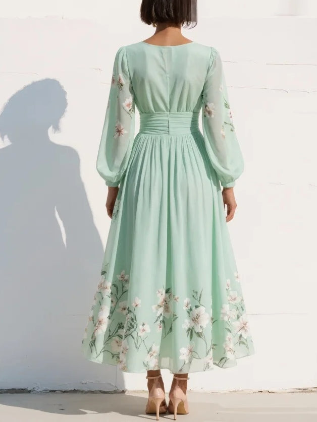 Florine | Luftiges Midi Kleid mit V-Ausschnitt und floralen Details