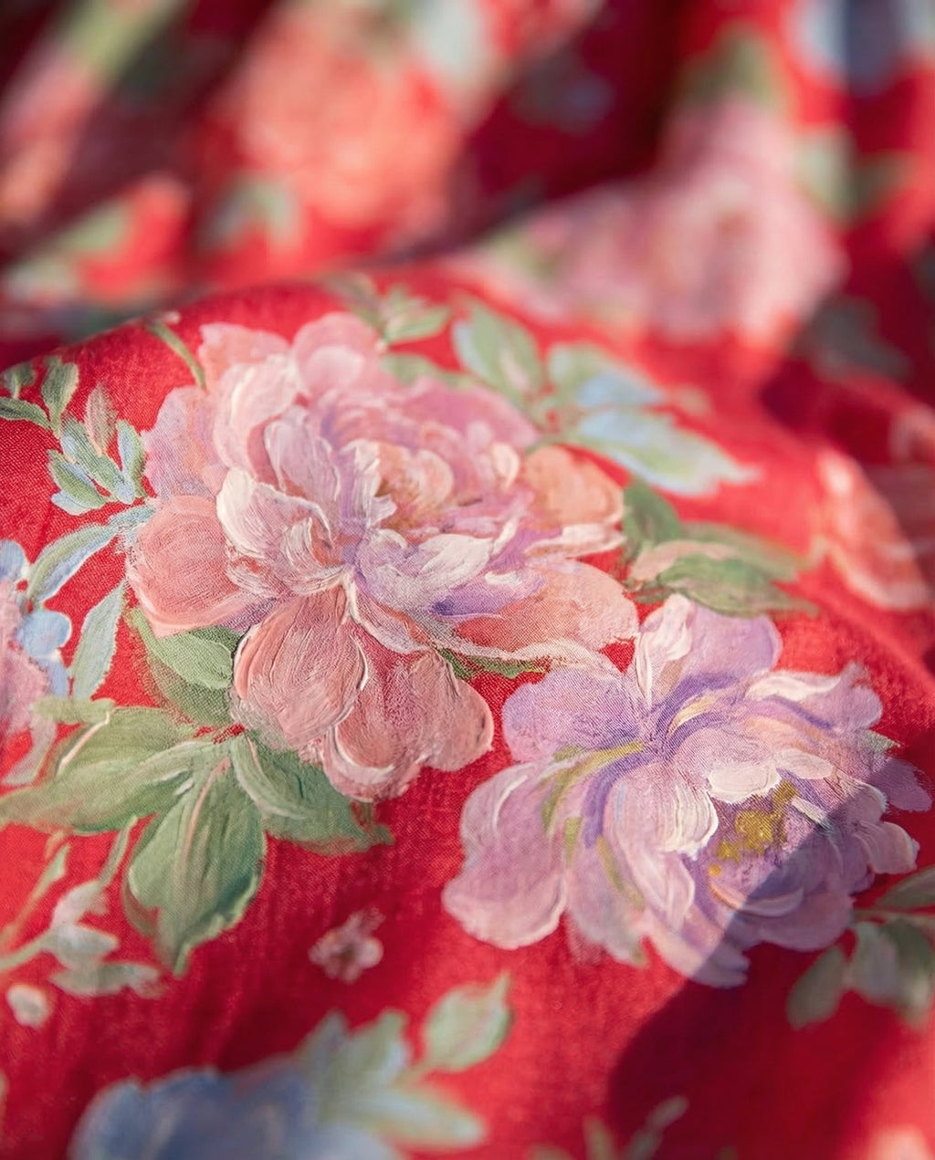 Minelda – Blumenkleid mit V-Ausschnitt