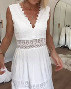 Sigrid | Elegantes Sommer-Maxikleid mit Spitzen-Details