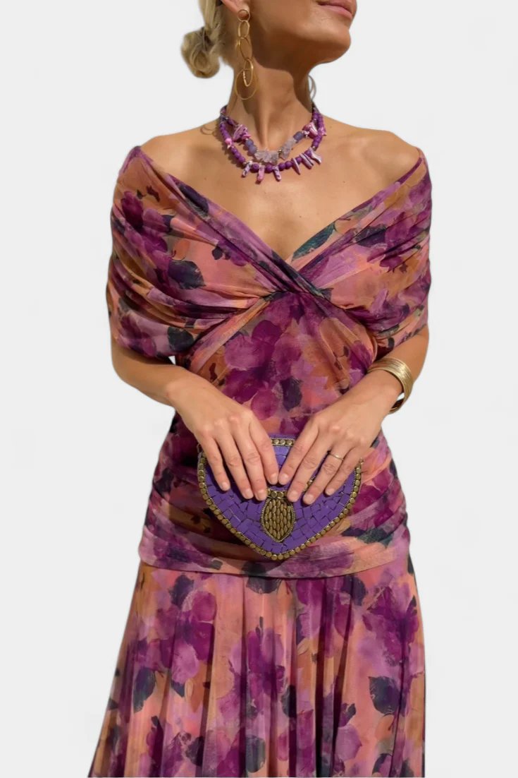 Lilo| Maxikleid mit V-Ausschnitt, Blumenstickerei und Falten