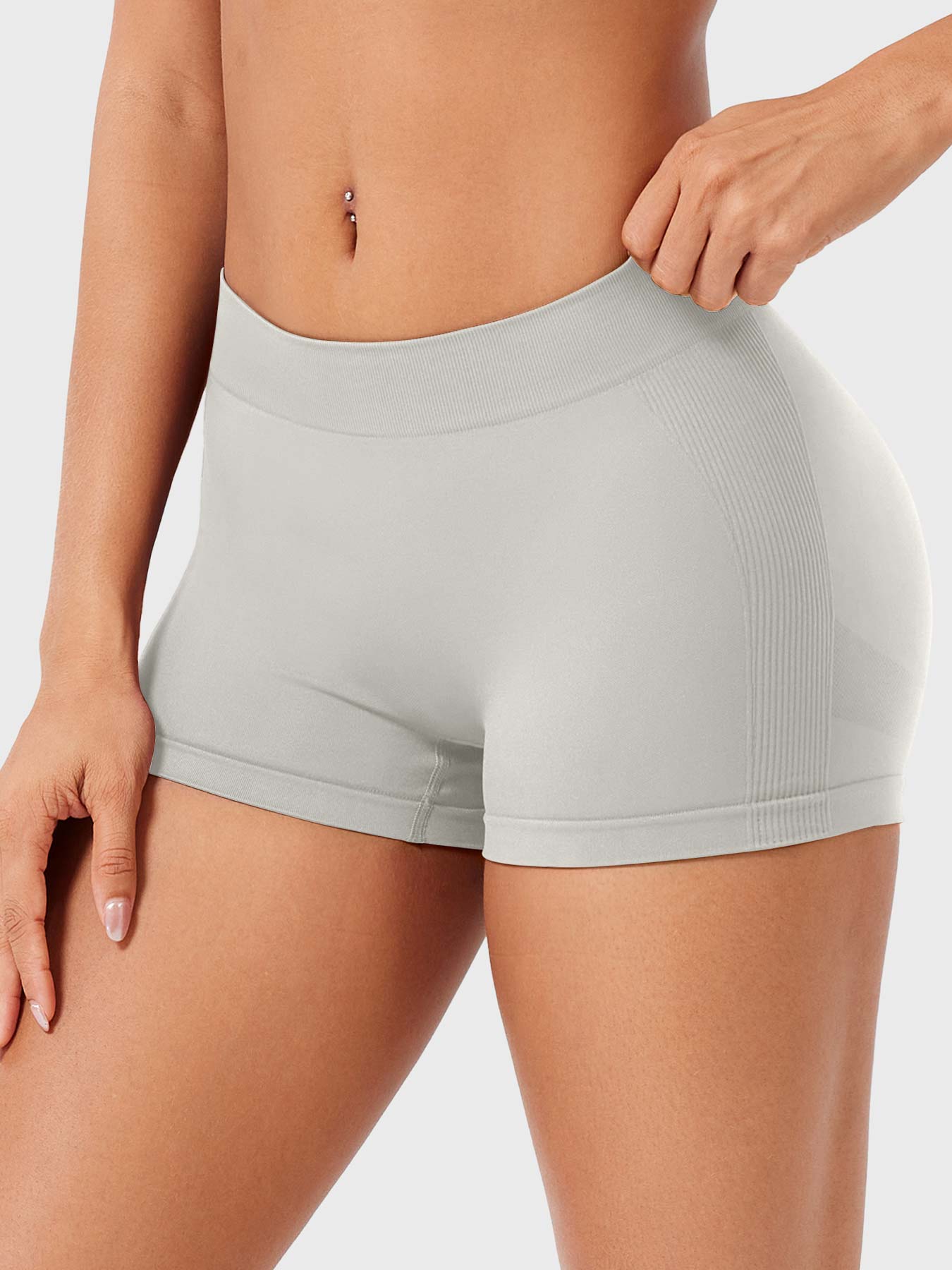 Fitstyle Myina 2.5" Low-Rise Shorts